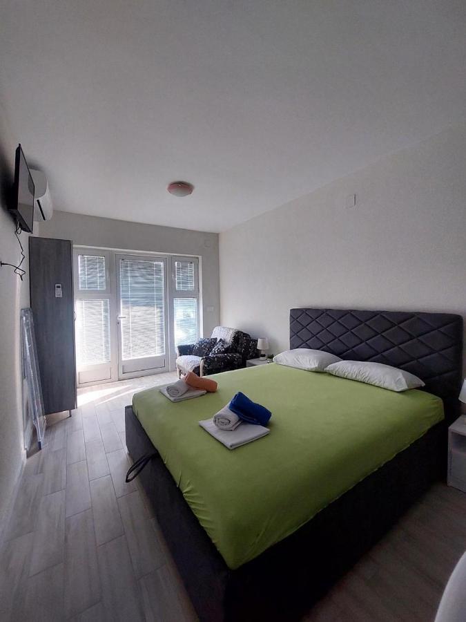 Apartment Iva Биела Екстериор снимка