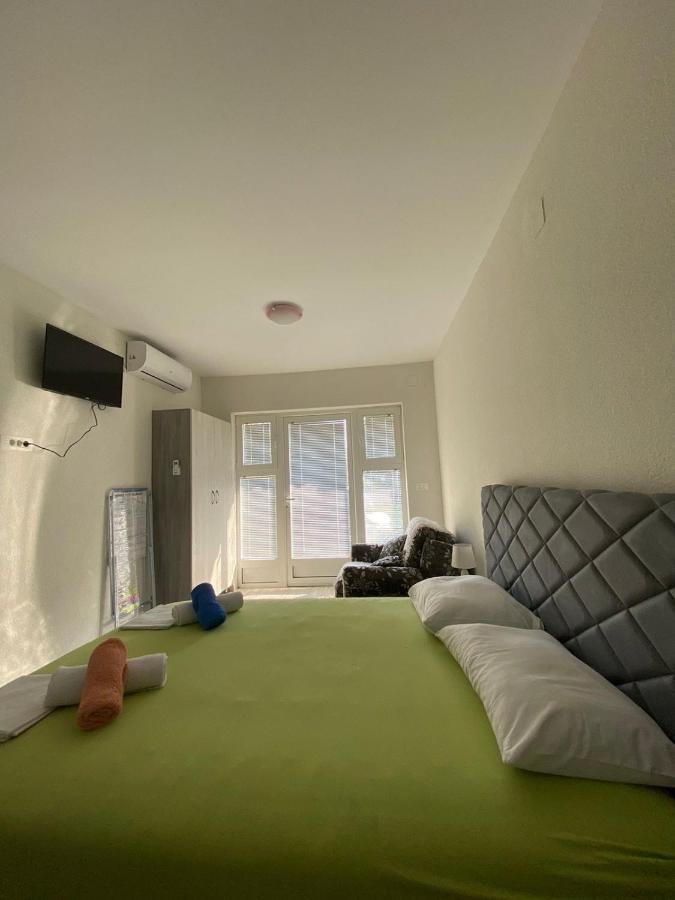 Apartment Iva Биела Екстериор снимка