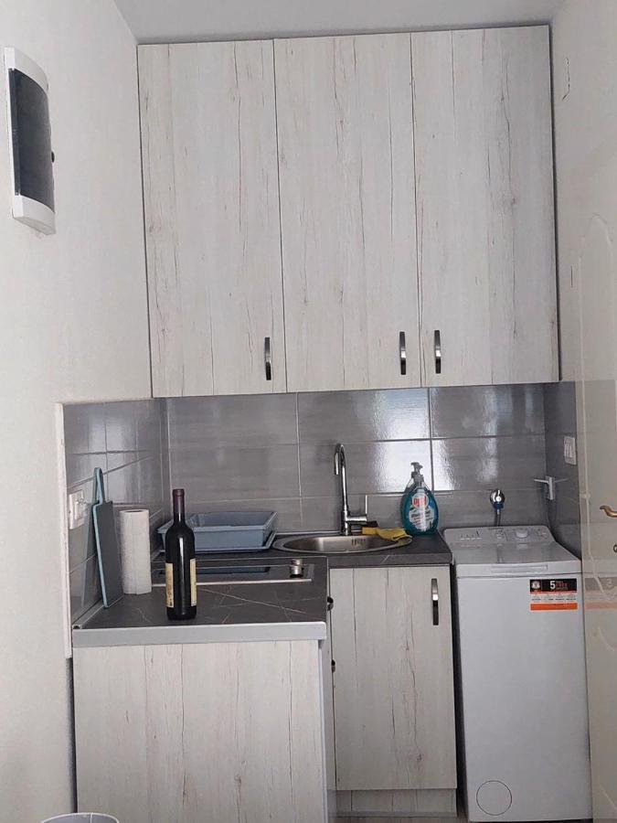Apartment Iva Биела Екстериор снимка