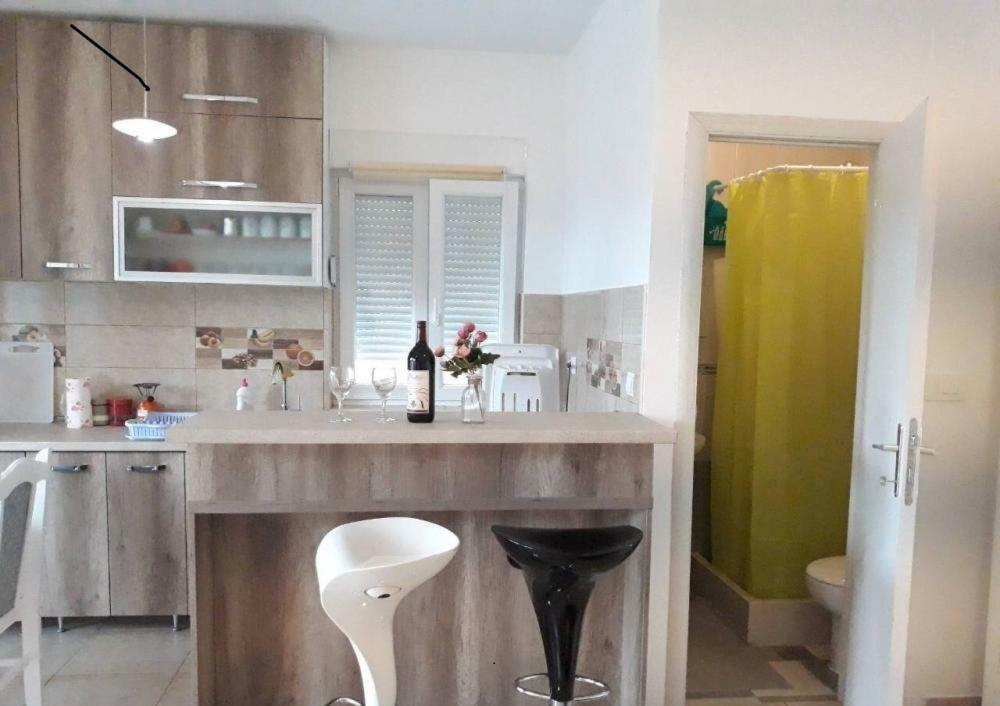Apartment Iva Биела Екстериор снимка