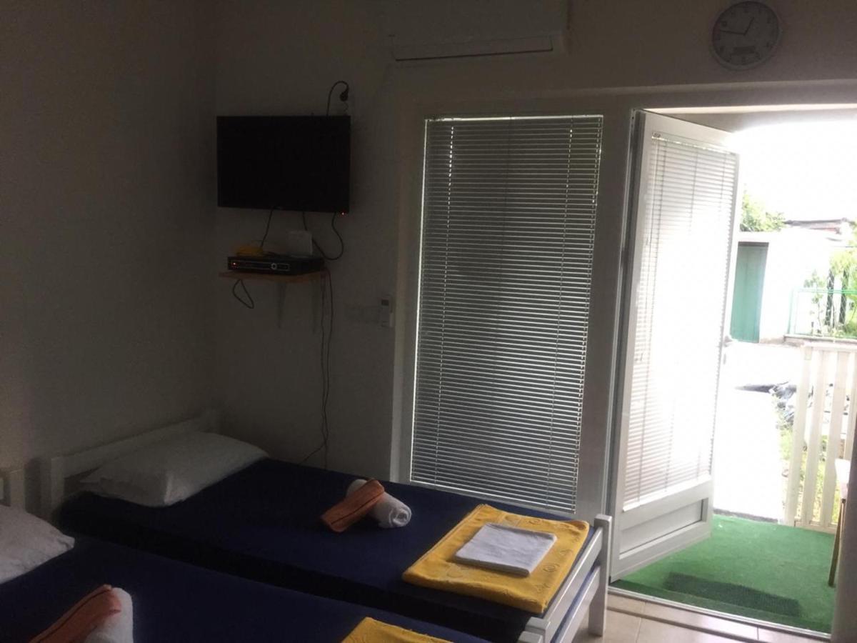 Apartment Iva Биела Екстериор снимка